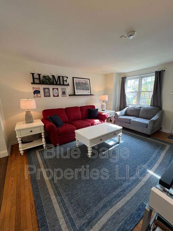 113 Plant Ave - Photo 4 of 33