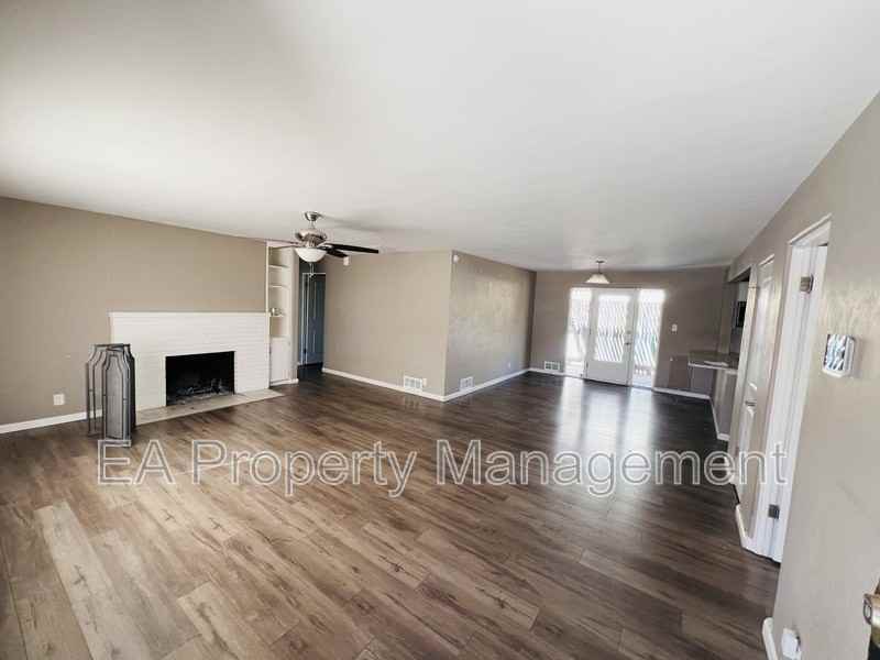 7201 Mountain Rd Ne - Photo 2 of 17