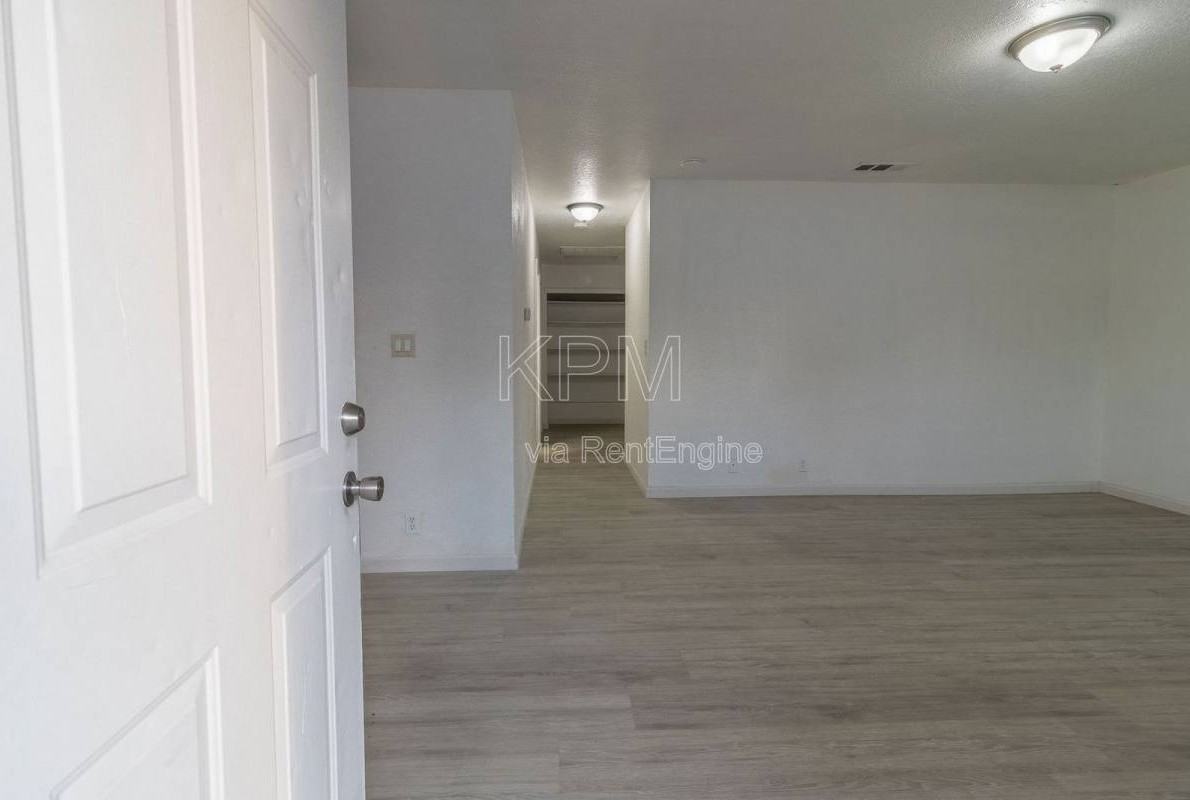 2214 Cherokee Road - Photo 2 of 10
