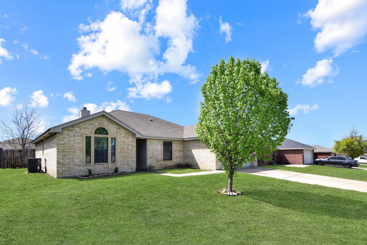 2610 Littlewood Dr - Photo 3 of 20