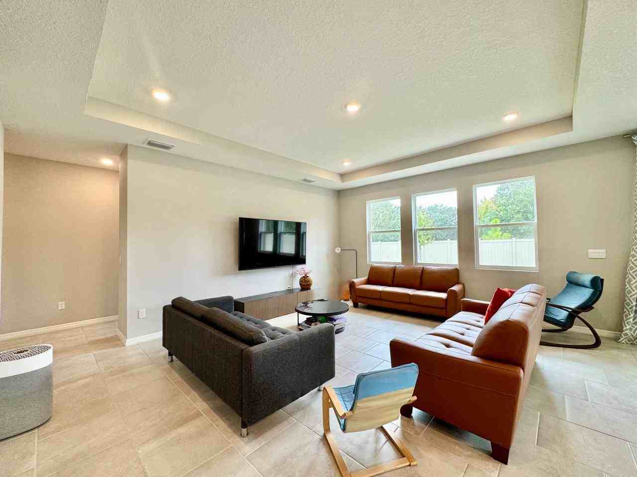 7724 Broad River Ave - Photo 2 of 40