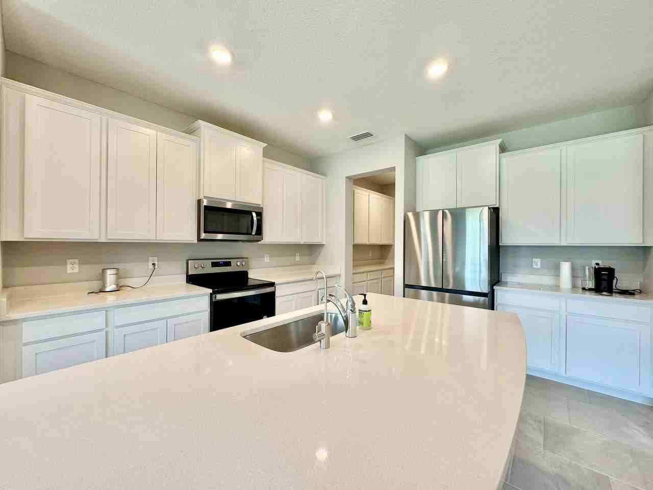 7724 Broad River Ave - Photo 7 of 40