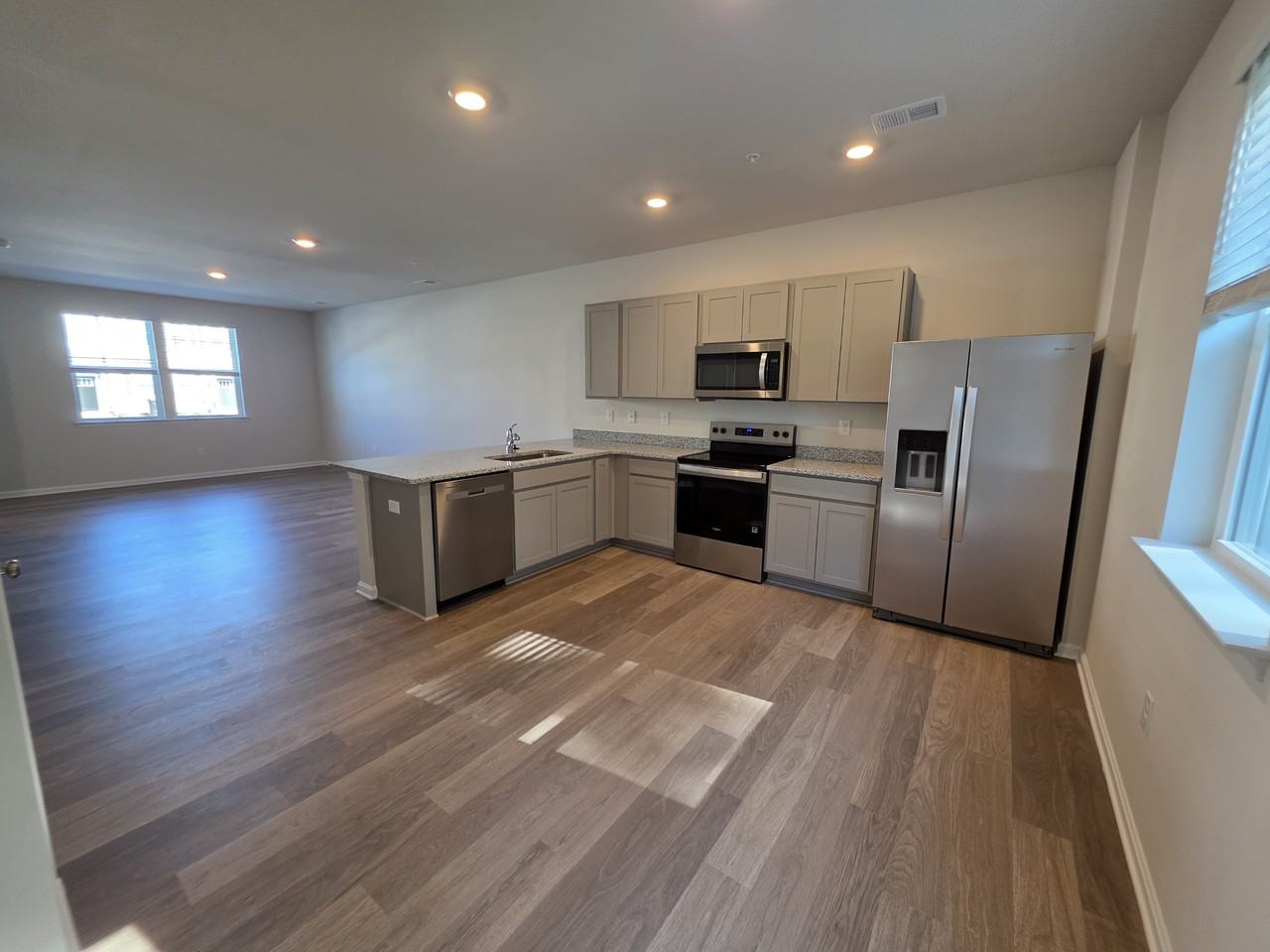 836 Mersey Ln - Photo 3 of 17