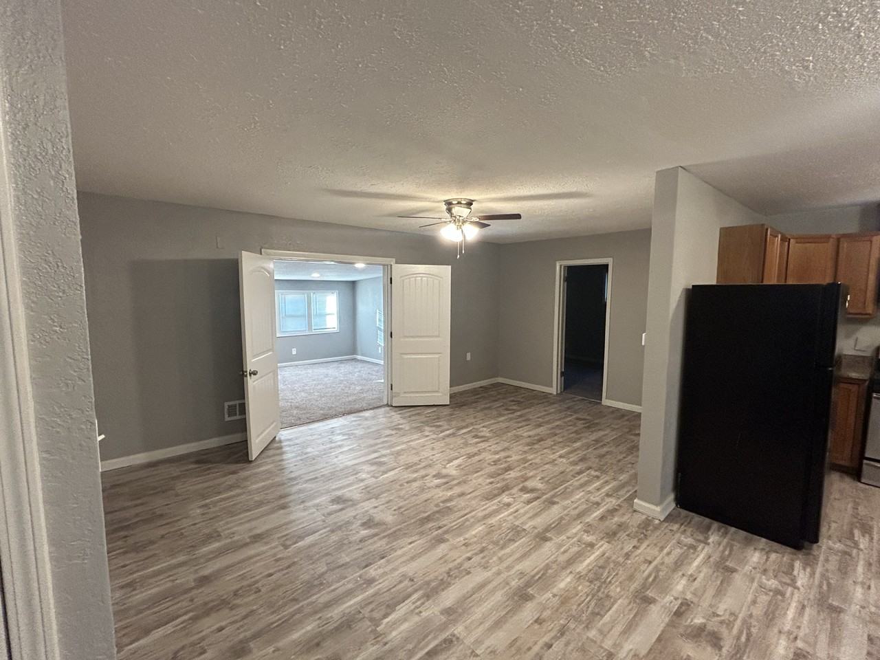 7403 E 109th Ter - Photo 2 of 12