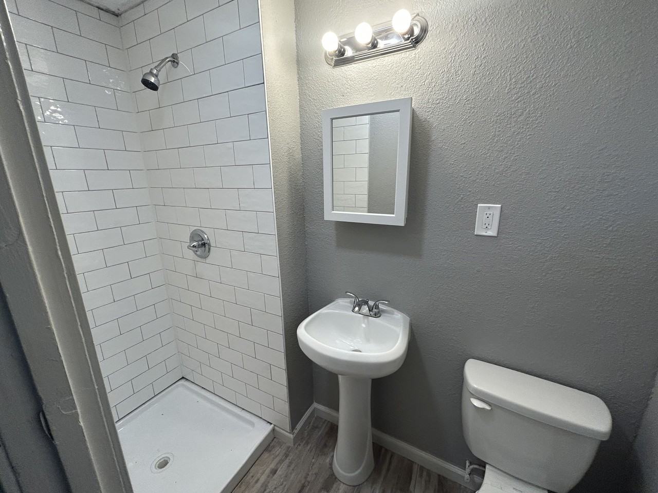 7403 E 109th Ter - Photo 7 of 12