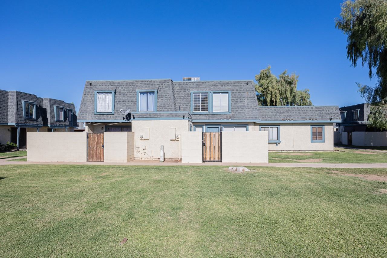 3215 West Royal Palm Road - Photo 2 of 21