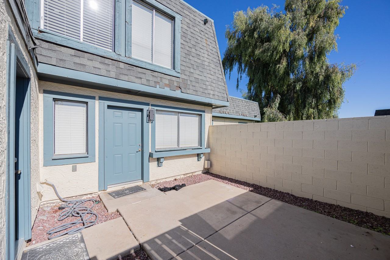 3215 West Royal Palm Road - Photo 3 of 21