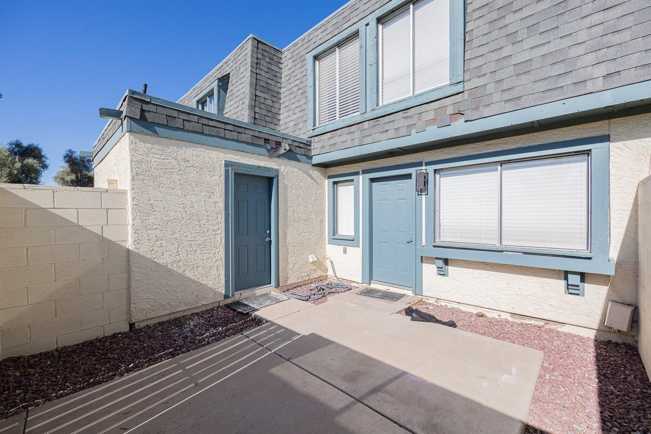 3215 West Royal Palm Road - Photo 4 of 21