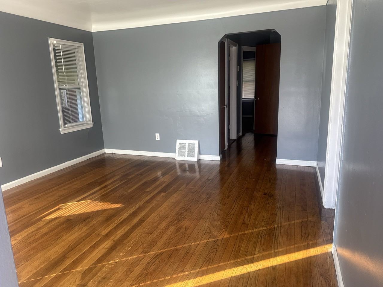 18915 Hamburg Street - Photo 4 of 13