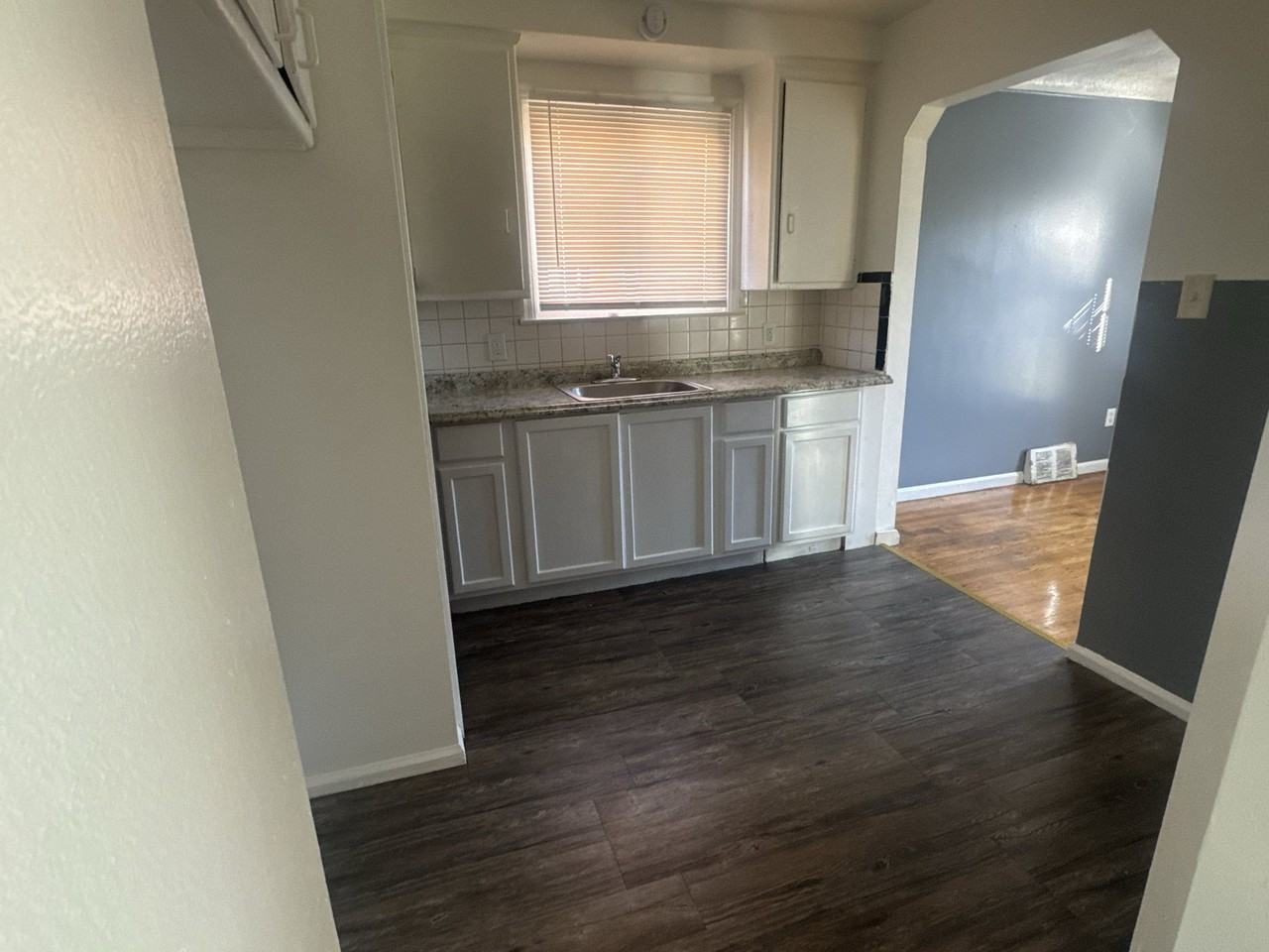 18915 Hamburg Street - Photo 7 of 13