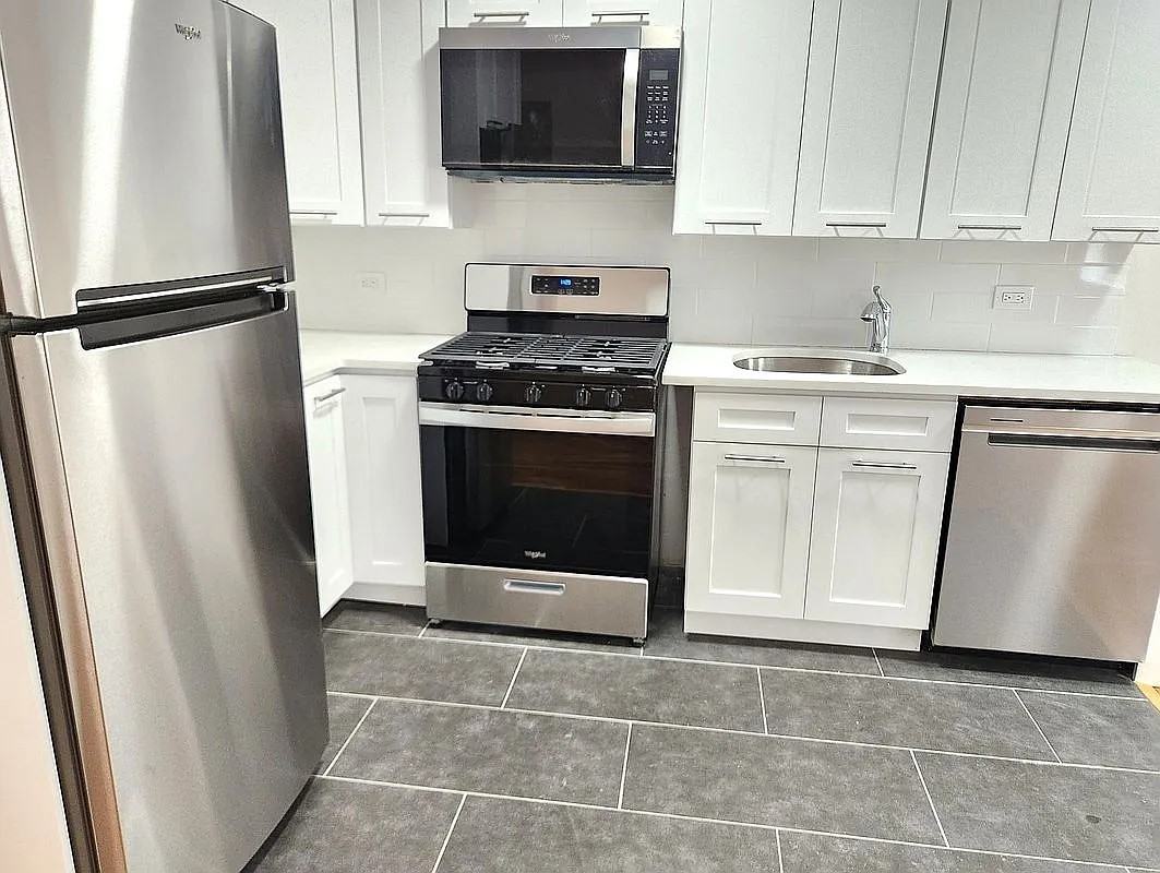 1725 Edison Ave - Photo 2 of 9