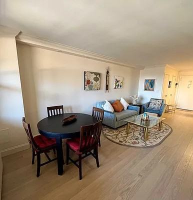 165 W 66Th St - Photo 2 of 9