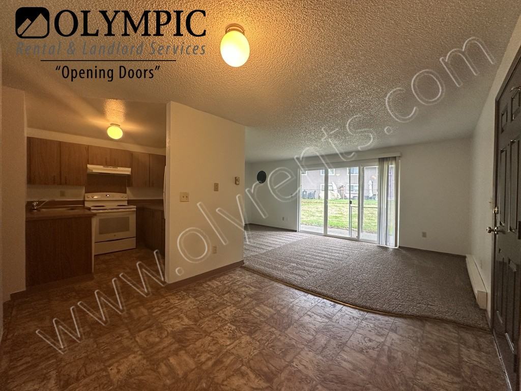 7448 Trails End Dr Se - Photo 5 of 13