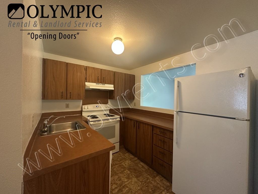 7448 Trails End Dr Se - Photo 6 of 13