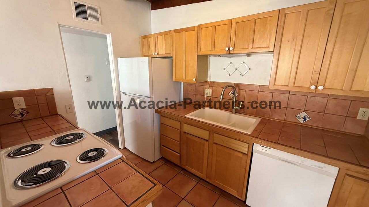 2818 N Richey Blvd - Photo 3 of 15
