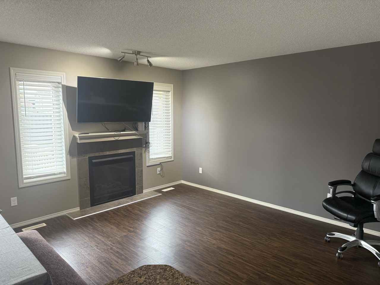 2341 Casselman Cres Sw - Photo 5 of 27