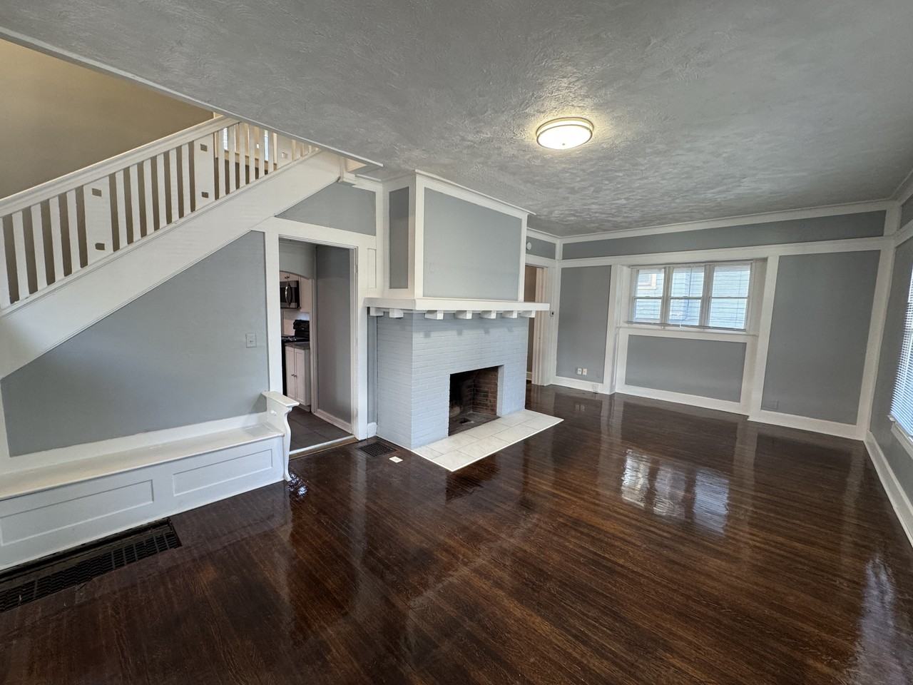 2925 Washington Blvd - Photo 3 of 29