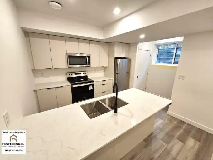 10963 73 Ave Nw - Photo 2 of 24