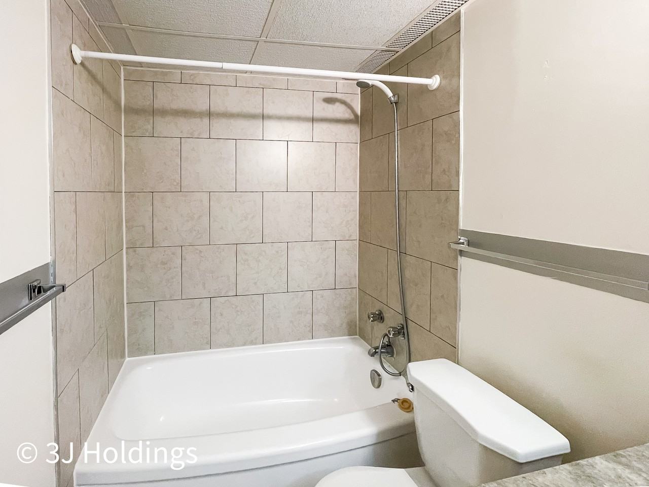 Vernfield - Photo 3 of 7