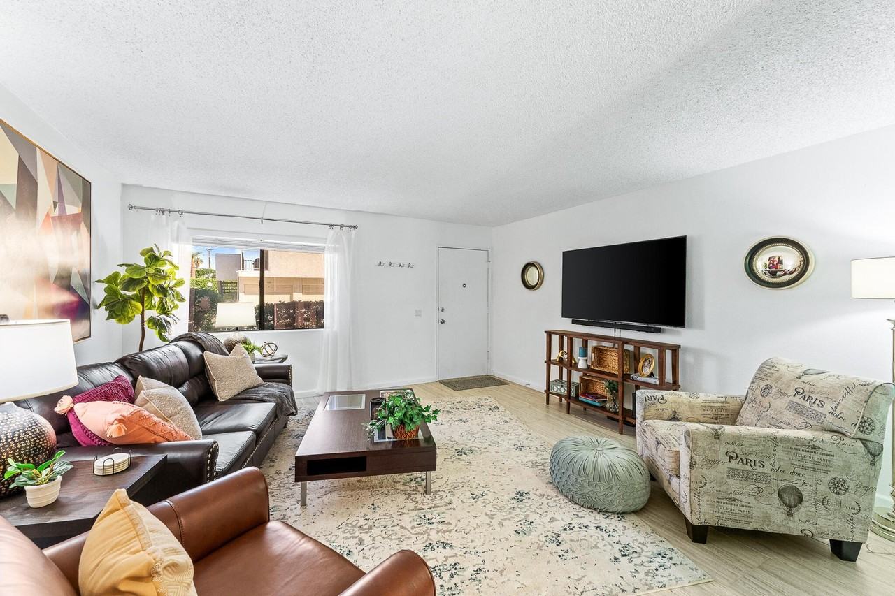 2074 N Mira Vista Way - Photo 5 of 35