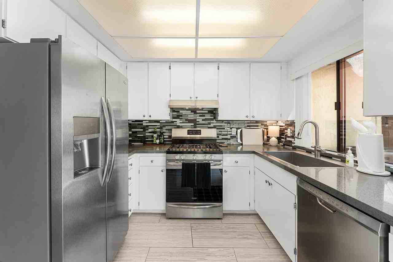 2074 N Mira Vista Way - Photo 7 of 35