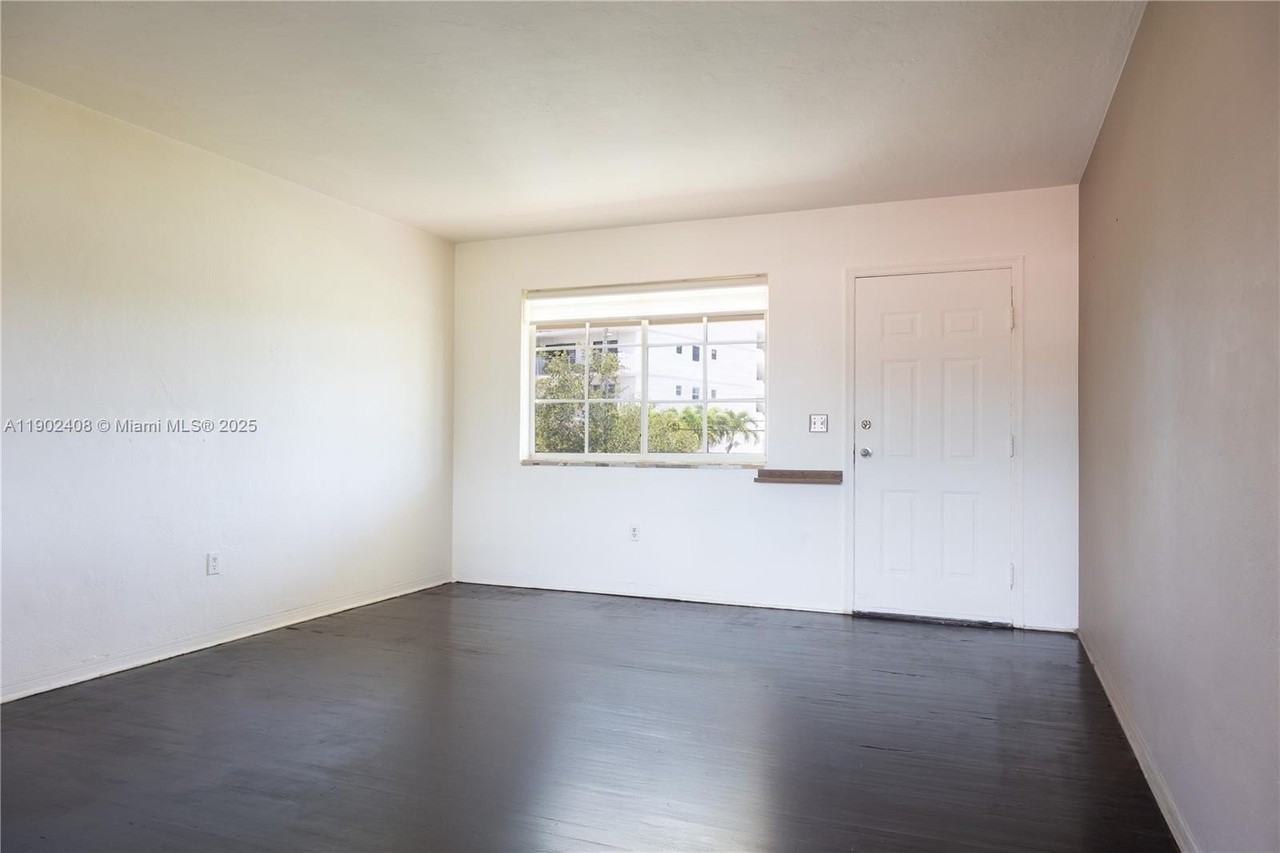 2200 Calais Dr #2 - Photo 5 of 12