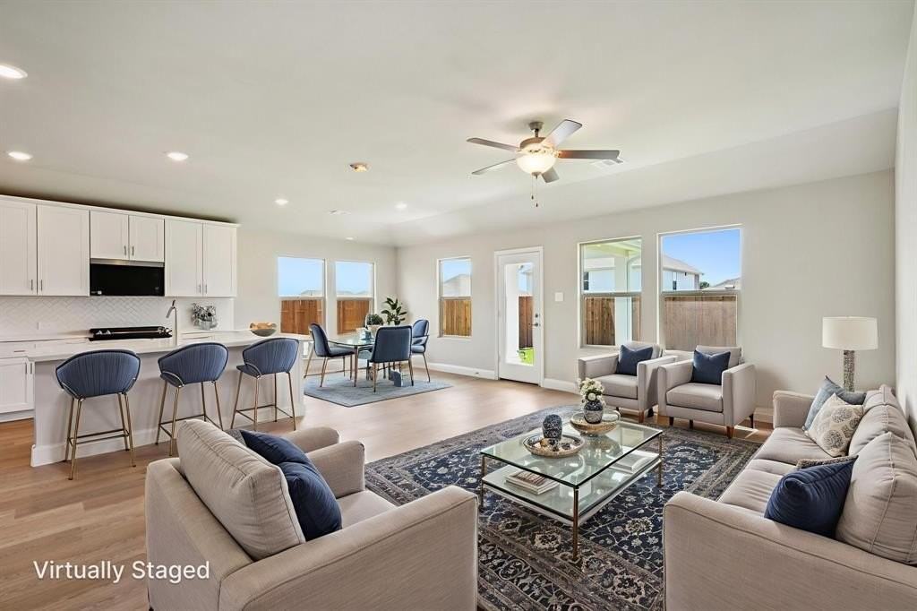 2212 Dunbar Dr - Photo 4 of 35