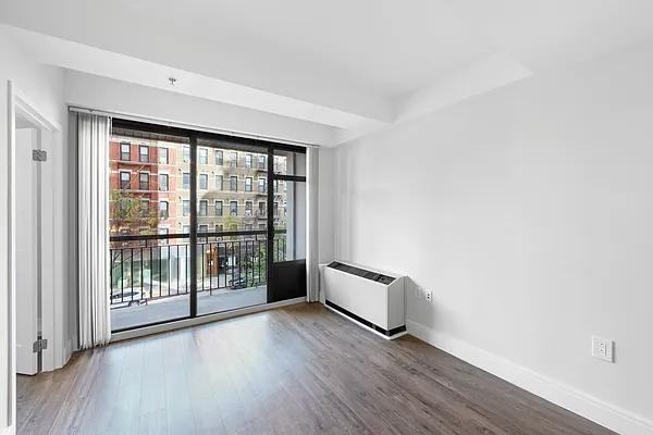 E 91st St #1105 - Photo 2 of 11