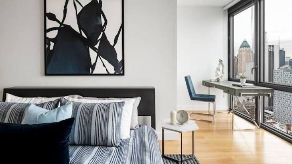 W 57th St #918 - Photo 5 of 8