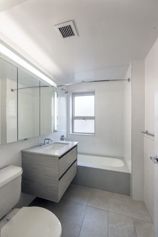 W 30th St #7A - Photo 5 of 5