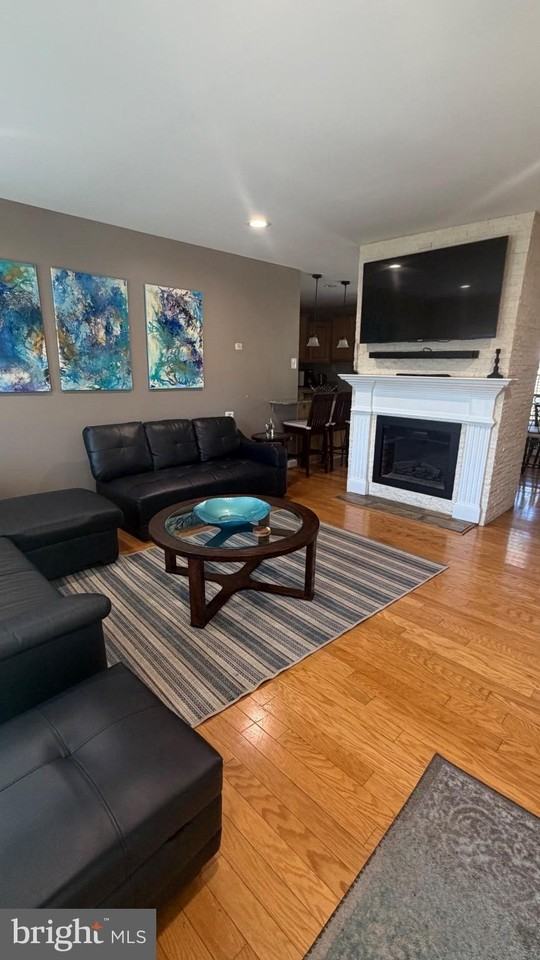 7306 Old Keene Mill Rd - Photo 4 of 21