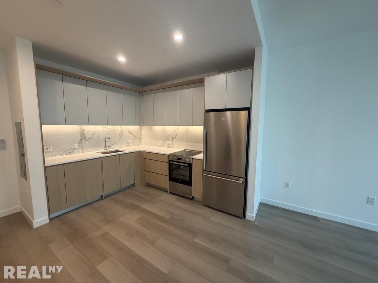 Paseo Pl #203 - Photo 3 of 19