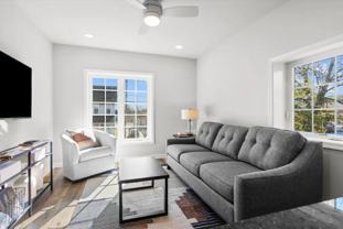 215 E Linden St - Photo 1 of 1