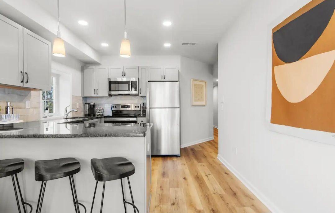 215 East Linden Street - Photo 5 of 16