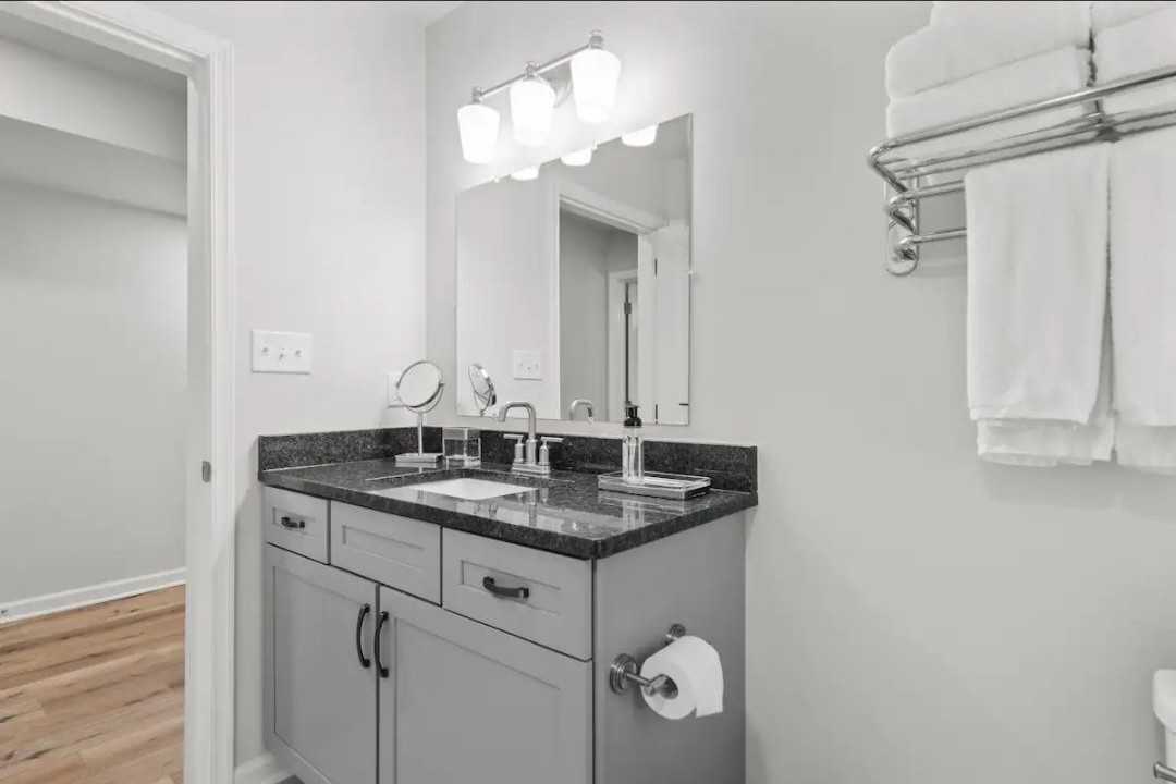 215 East Linden Street - Photo 7 of 16