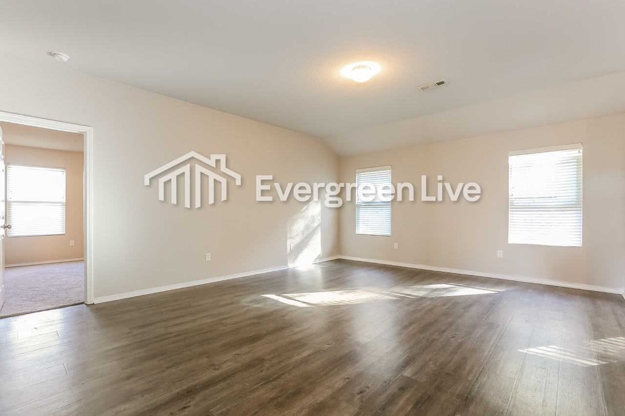 12 Spring Ridge Ln - Photo 3 of 15