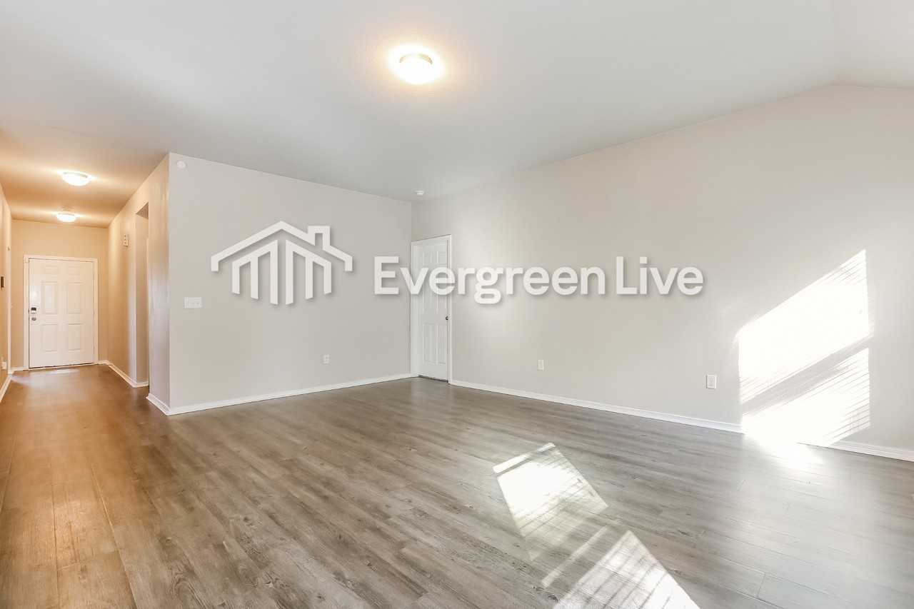 12 Spring Ridge Ln - Photo 4 of 15