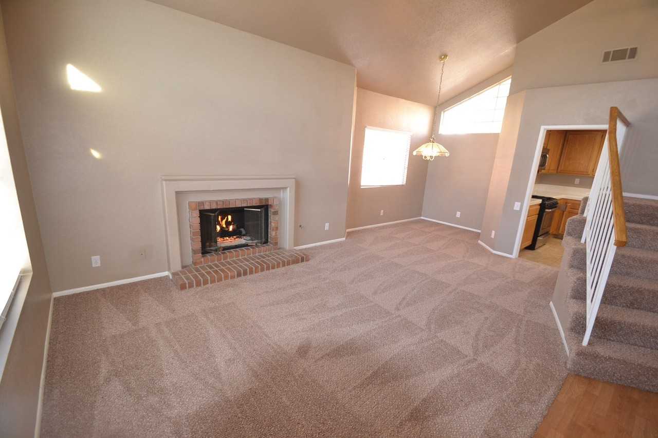 5565 Cypress Dr - Photo 3 of 10