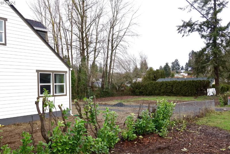 3712 Ne 54th St - Photo 5 of 16