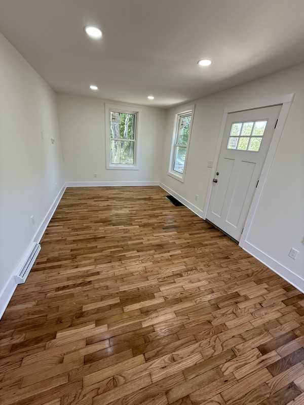 1072 Vineland Rd - Photo 4 of 7