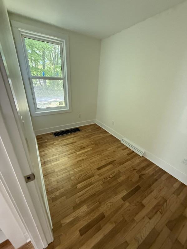 1072 Vineland Rd - Photo 5 of 7