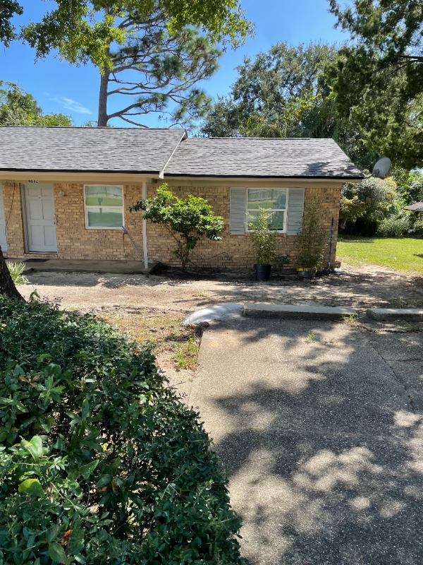 4812 Tradewinds Dr - Photo 2 of 10