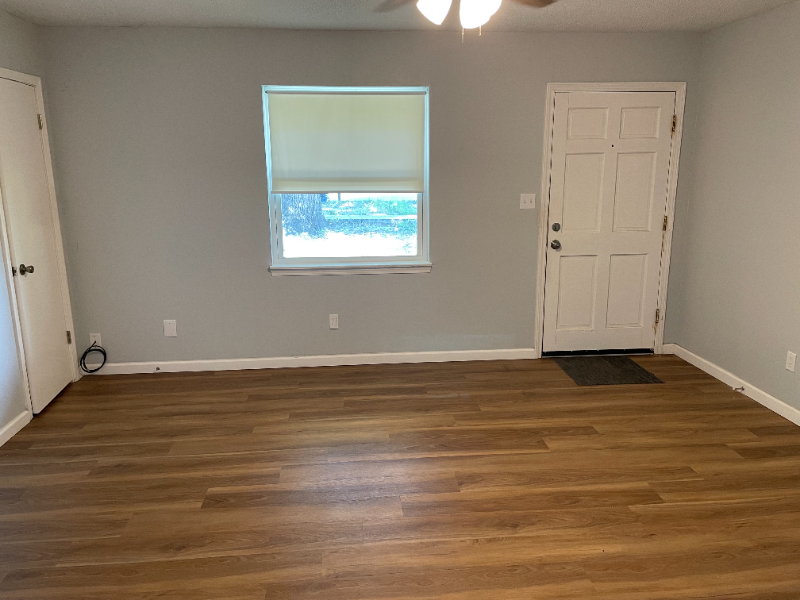 4812 Tradewinds Dr - Photo 3 of 10