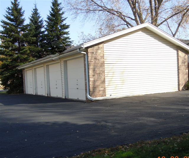 S70W14965 Cornell Cir #8 - Photo 2 of 15