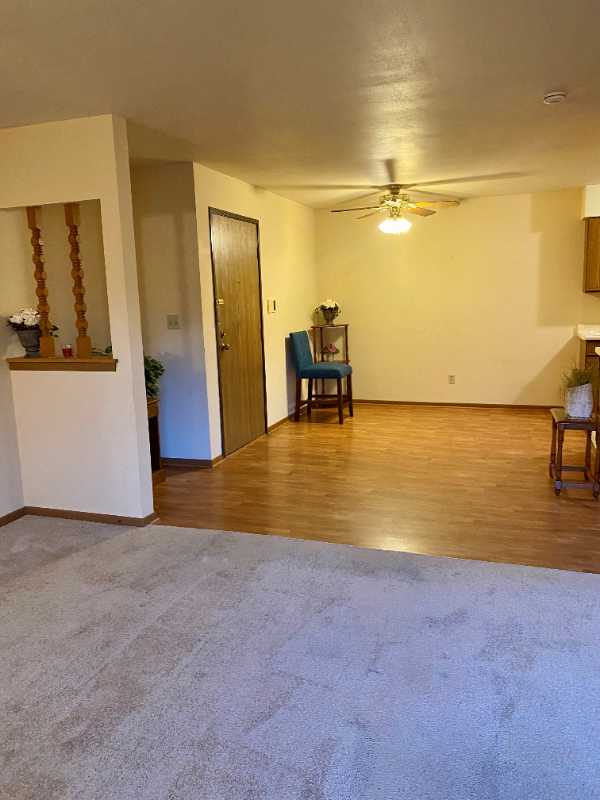 S70W14965 Cornell Cir #8 - Photo 5 of 15