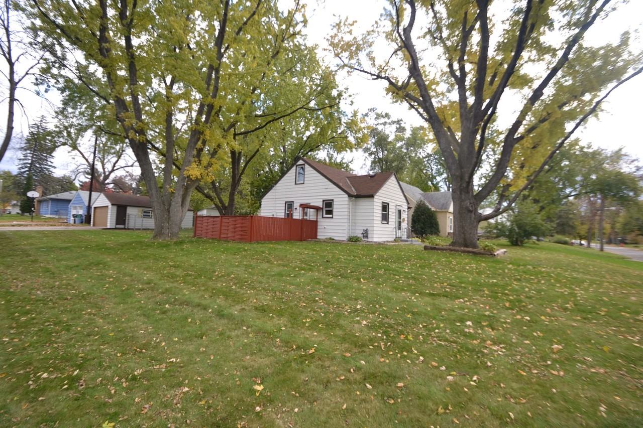 6901 Clinton Ave S - Photo 3 of 14