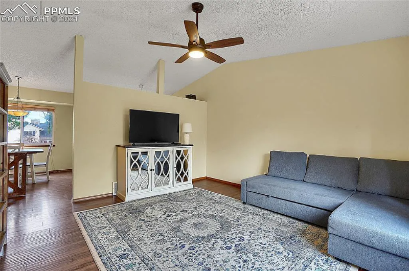 6910 Churchwood Cir - Photo 2 of 18