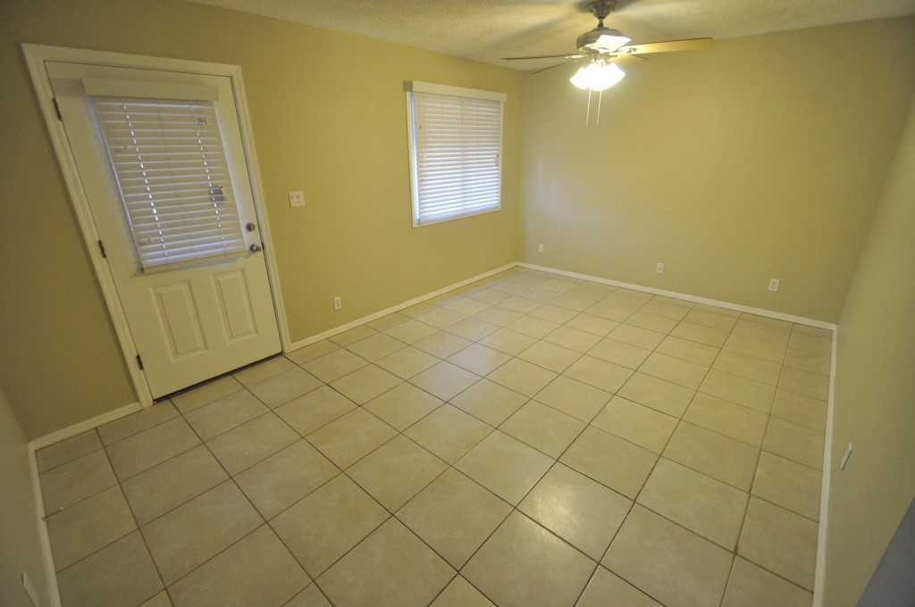 2213 E Delgado St - Photo 3 of 10