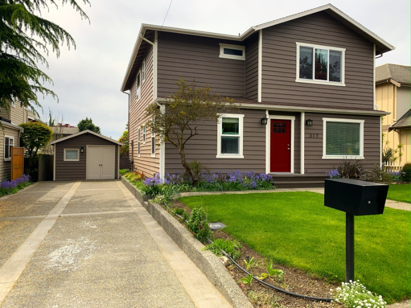 317 11th Ave W - Photo 4 of 18