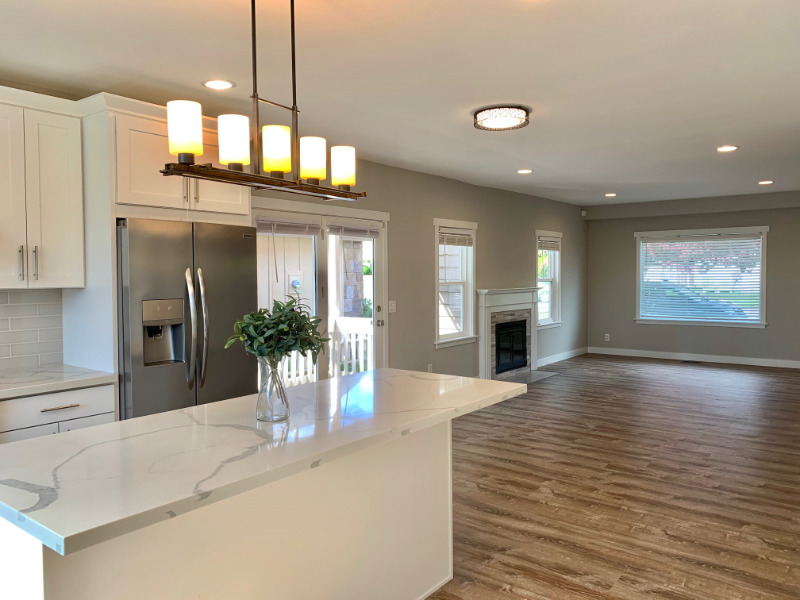 317 11th Ave W - Photo 7 of 18